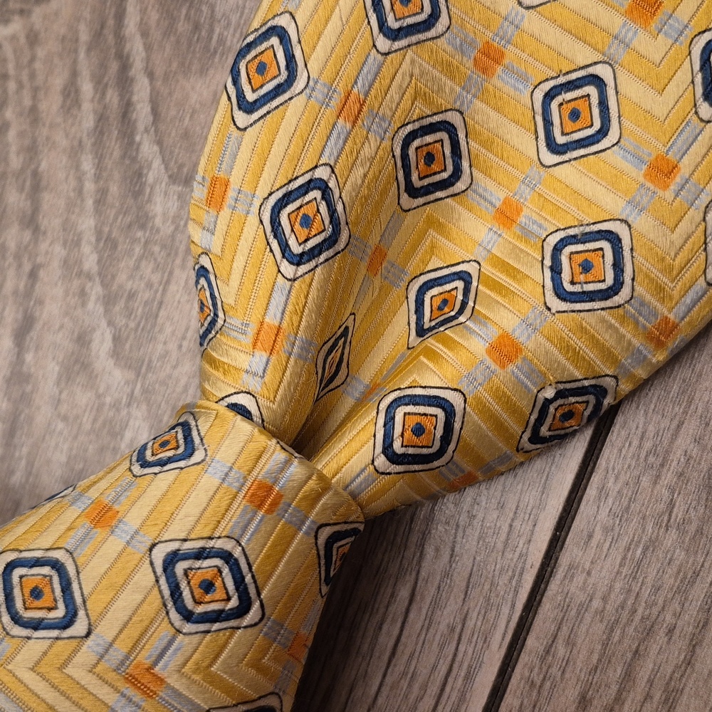 ROBERT TALBOTT Best of Class Gold Navy Gold Diamonds Abstract Mens Silk Tie